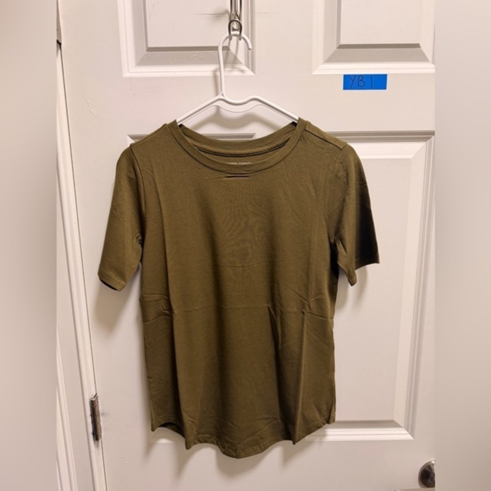 Women’s Universal Standard T-Shirt